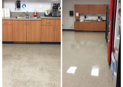 Two pictures of a kitchen with the floor cleaned.